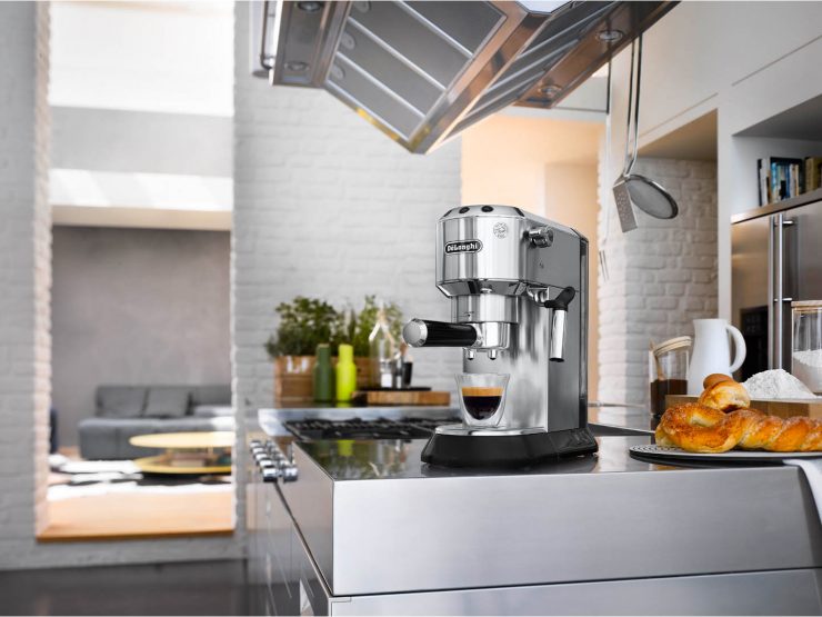 Delonghi Dedica EC.680.M looks great in modern kitchen